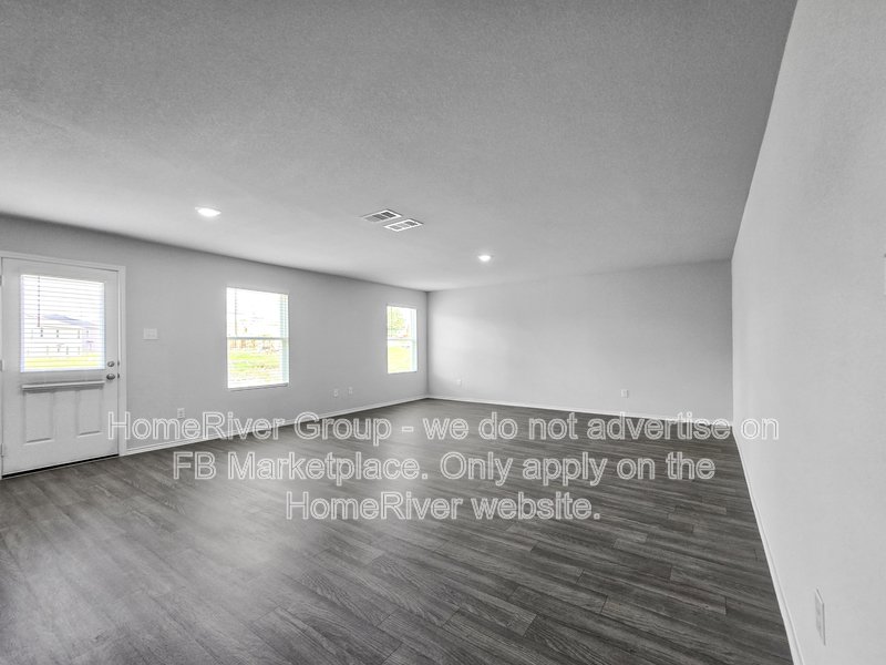 Available now! Amazing 4 beds and 2.5 baths home!! property image