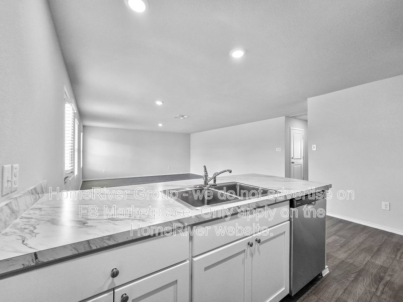 Available now! Amazing 4 beds and 2.5 baths home!! property image