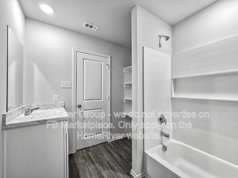 Available now! Amazing 4 beds and 2.5 baths home!! property image