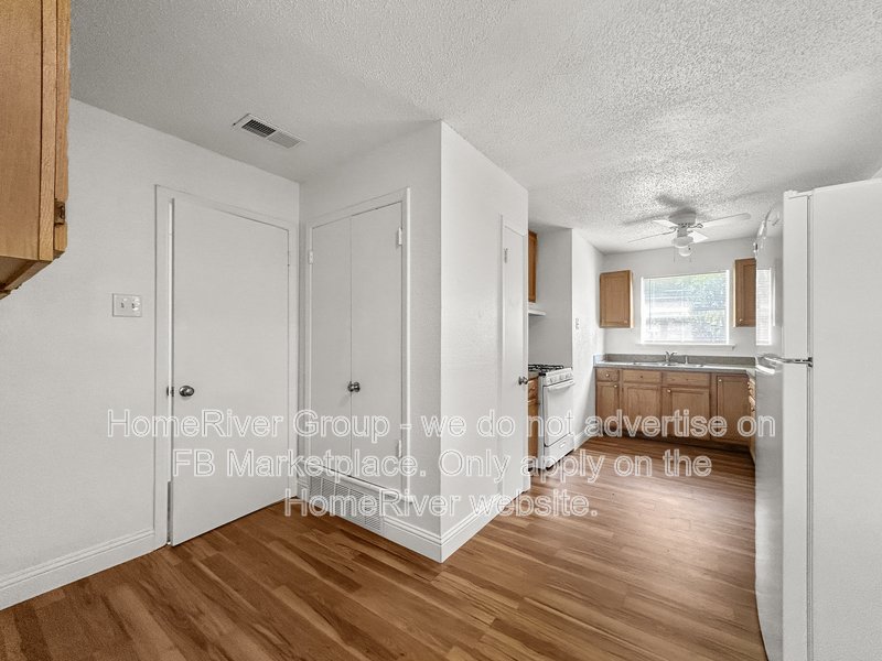 Available Now! 2820 Hillglenn Rd property image