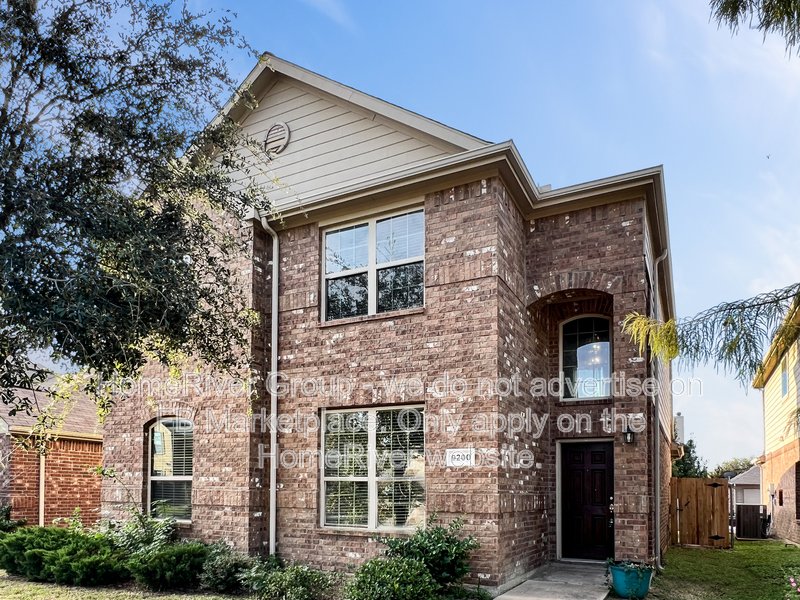 Spacious 3BR | 2-Car Garage | Pet-Friendly. property image