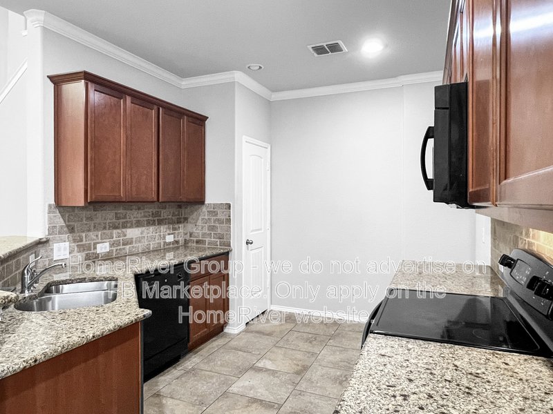 Spacious 3BR | 2-Car Garage | Pet-Friendly. property image