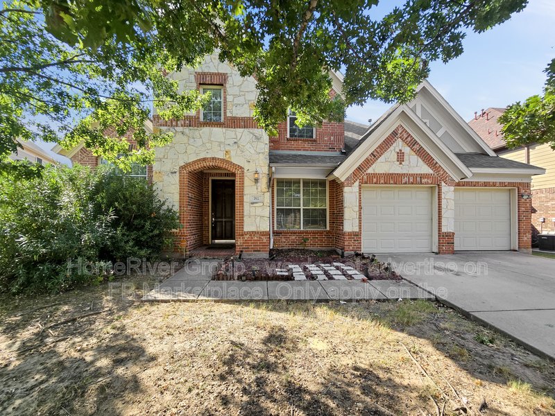 Spacious 4BR with Covered Patio | Fireplace | Refrigerator property image