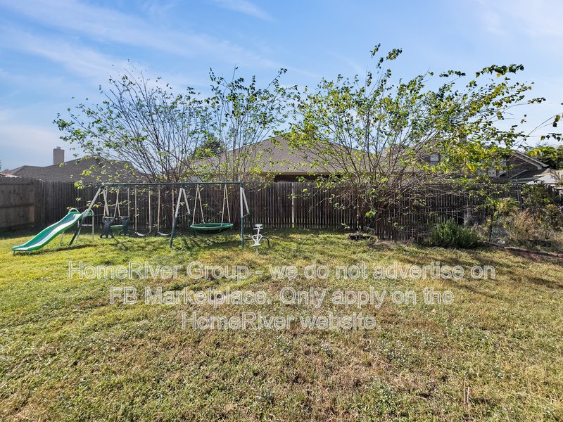 Spacious 4BR with Covered Patio | Fireplace | Refrigerator property image