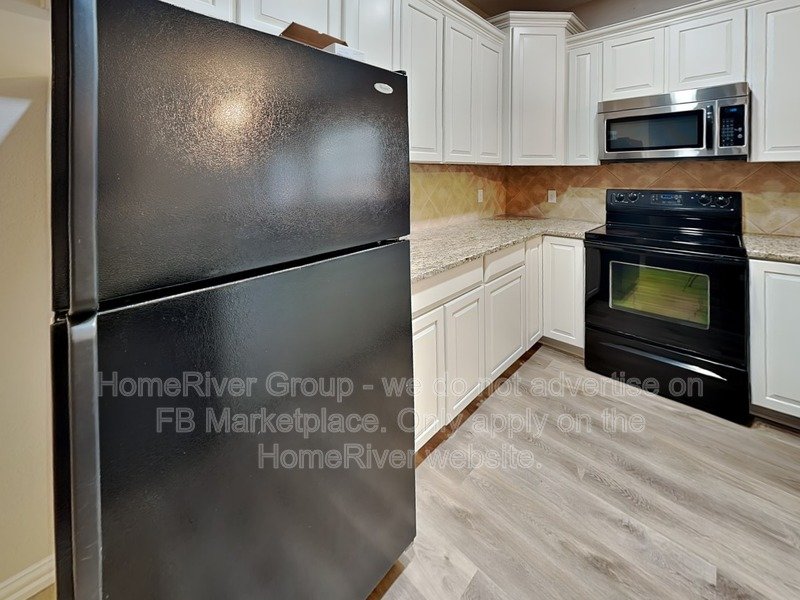 4 BR Home w/ Attached 2 Car Garage | Gas Fireplace | Granite Counters property image