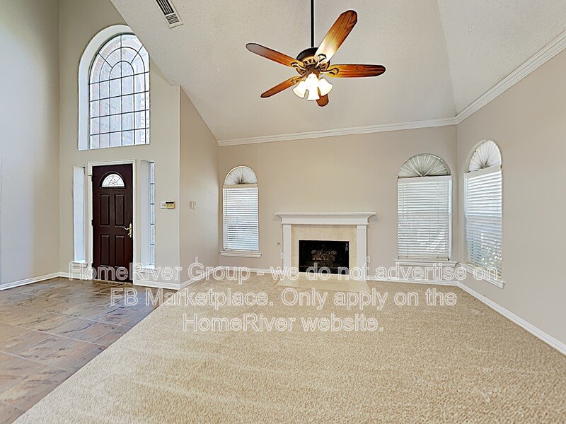 Garage Parking | In-Unit Laundry | 3BR Home | Fridge Included. property image