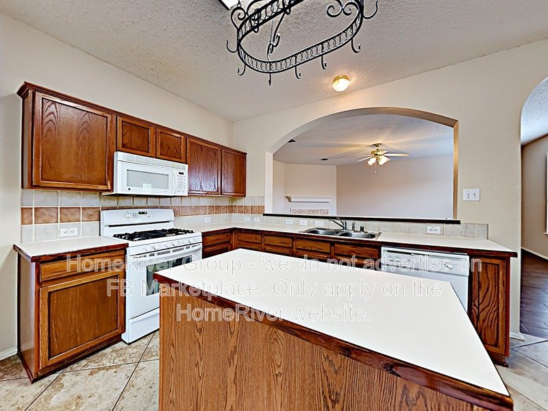 5 BR Home | Fireplace | Chefs Kitchen | Fenced Yard w/ property image