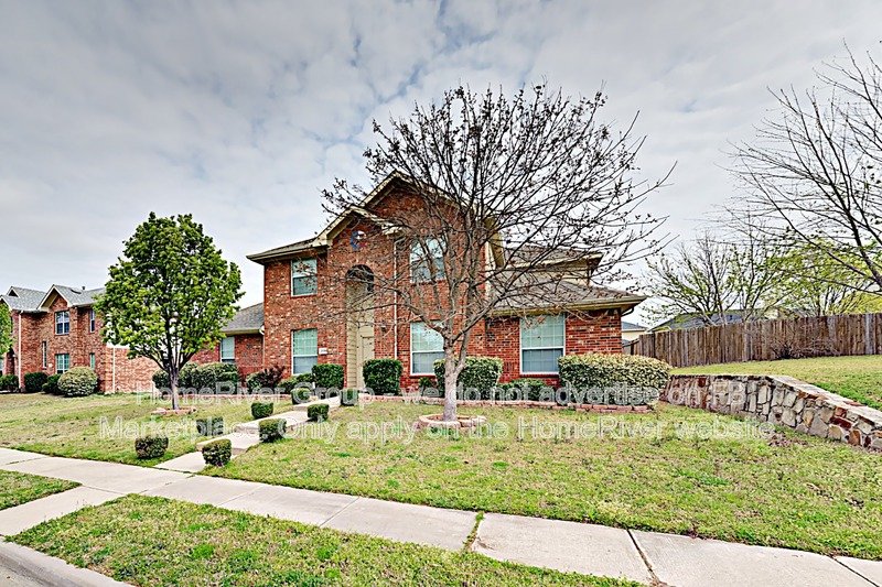 5 BR Home | Fireplace | Chefs Kitchen | Fenced Yard w/ property image