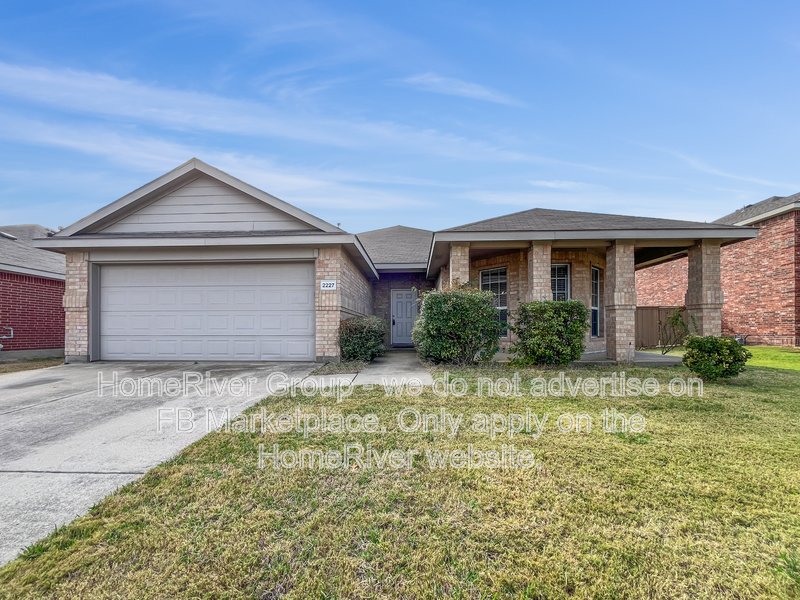 Move-in Ready! 3 BR, 2 BA | Covered Patio | Crosby Elementary School property image