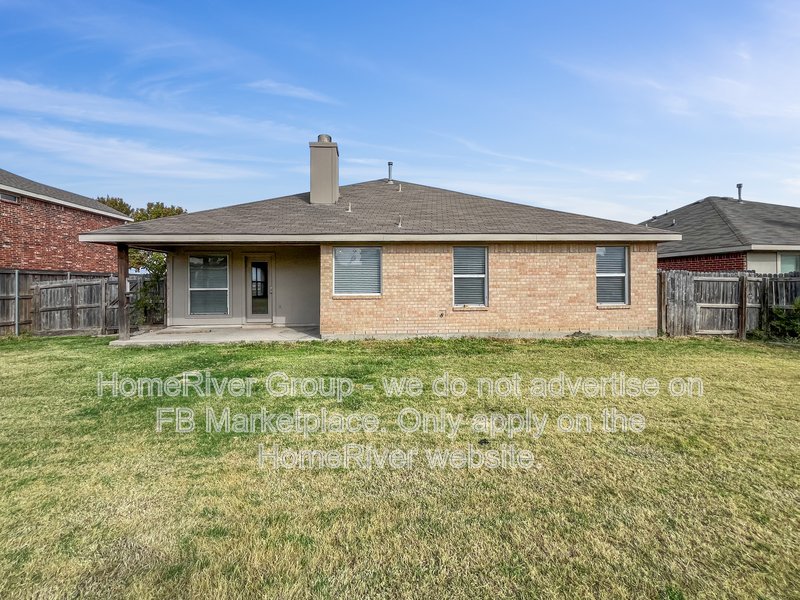 Move-in Ready! 3 BR, 2 BA | Covered Patio | Crosby Elementary School property image