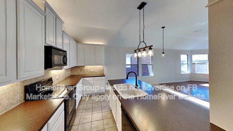 Available Now! 15517 Adlong Dr, Roanoke, TX 76262, USA property image