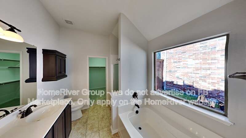 Available Now! 15517 Adlong Dr, Roanoke, TX 76262, USA property image