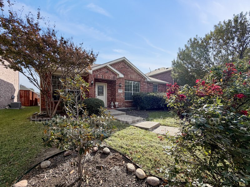 4 BR Home | Gas Fireplace | Fenced Yard | Community Pool | property image
