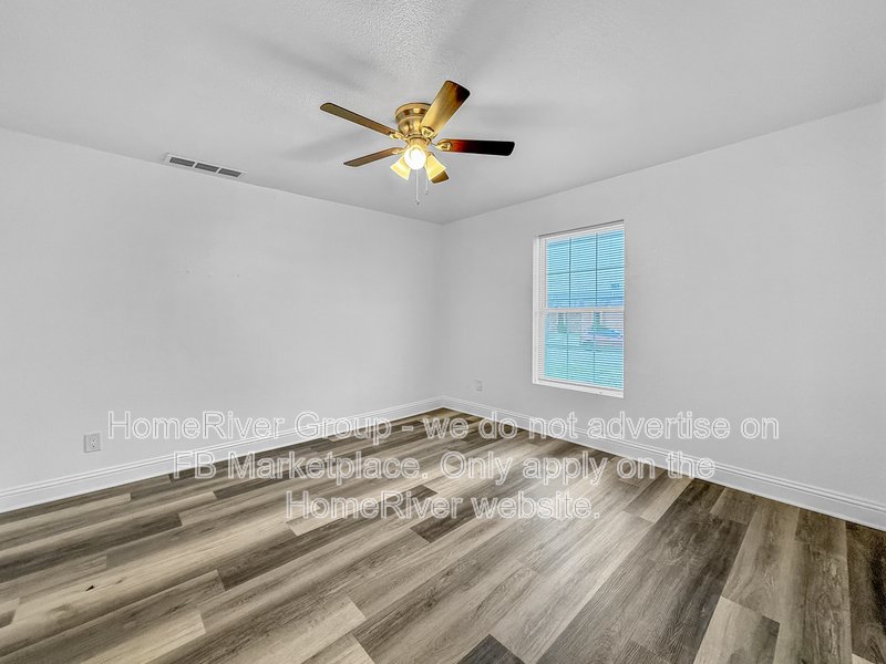 4 Bedroom Home | Fireplace | Back Deck | Modern Kitchen property image