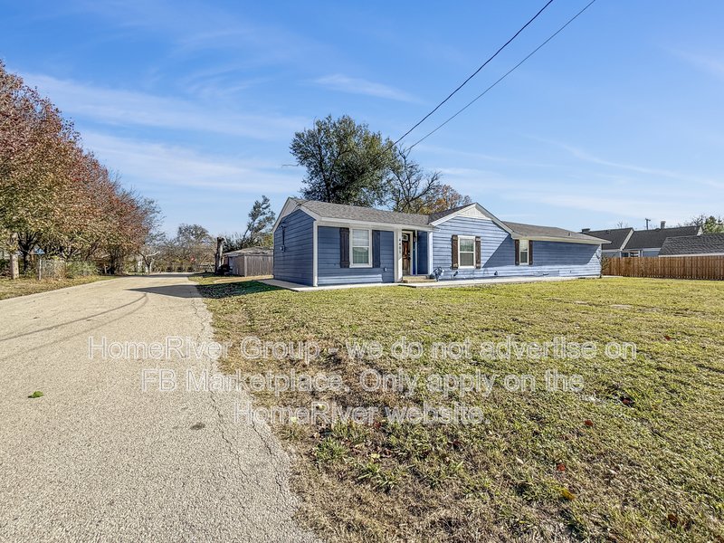 4 Bedroom Home | Fireplace | Back Deck | Modern Kitchen property image