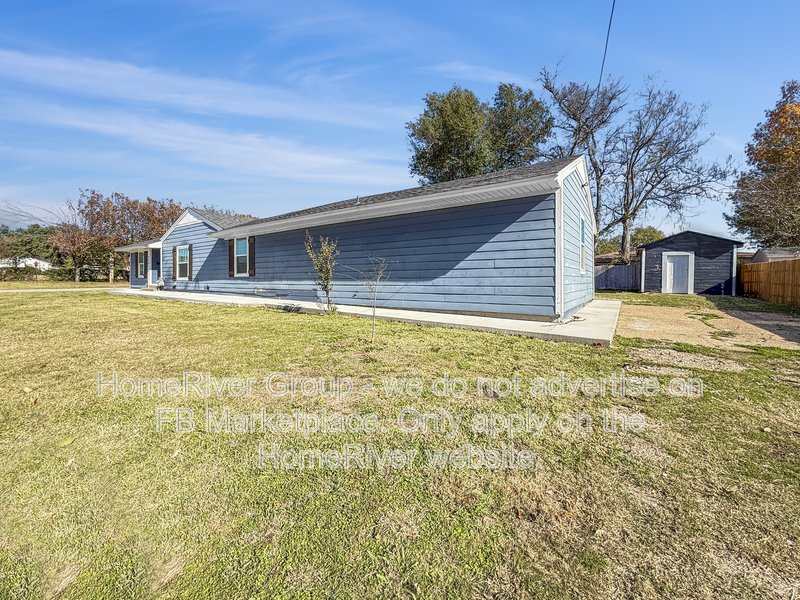 4 Bedroom Home | Fireplace | Back Deck | Modern Kitchen property image