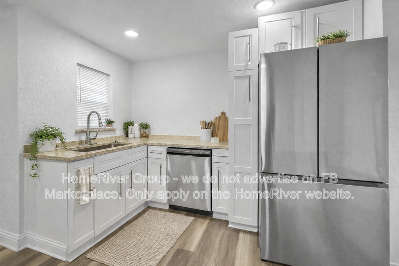 4 Bedroom Home | Fireplace | Back Deck | Modern Kitchen property image