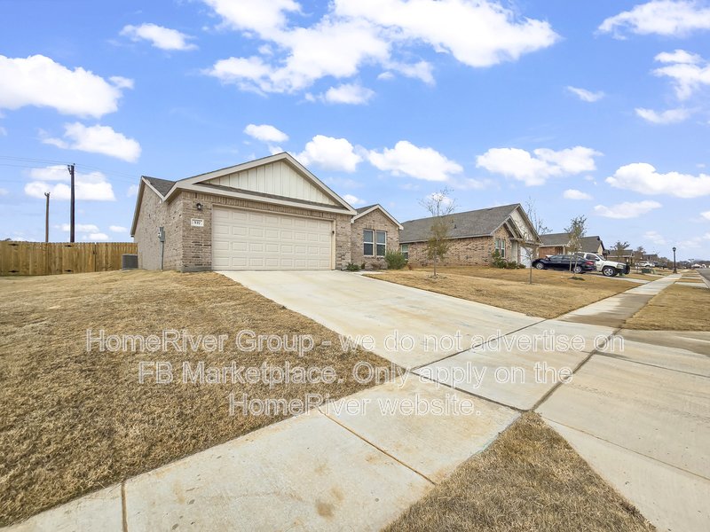 Available Now! 537 Jameson St, Springtown, TX 76082 property image