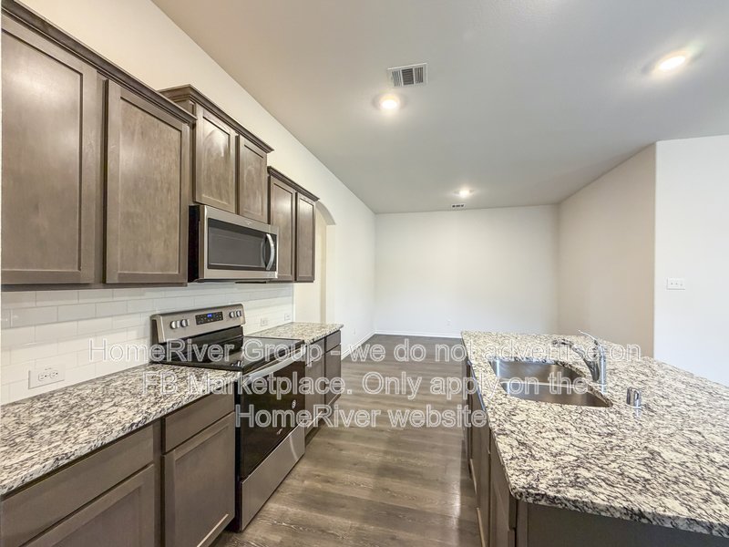 Available Now! Amazing 4 beds and 3 baths home!! property image