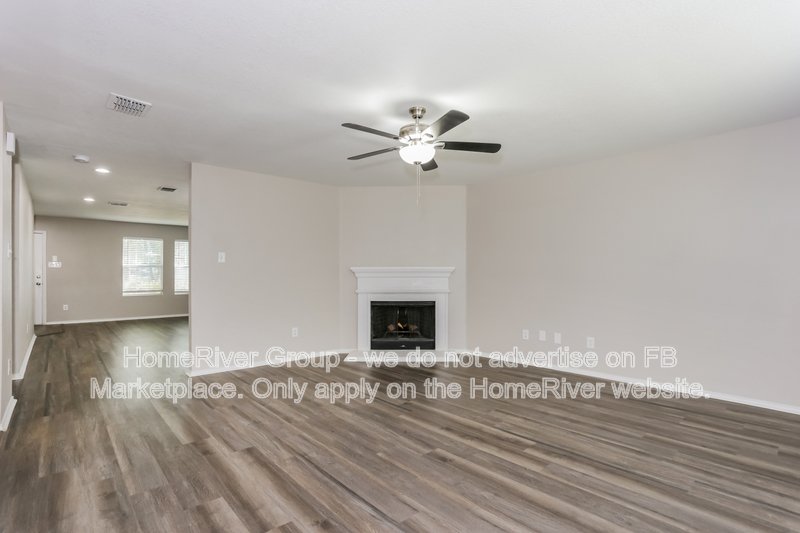 Available Now! Amazing 5 beds and 2.5 baths home! property image