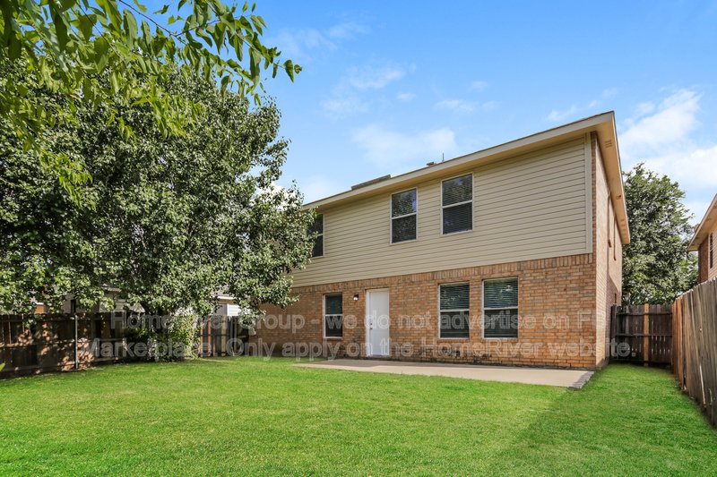 Available Now! Amazing 5 beds and 2.5 baths home! property image