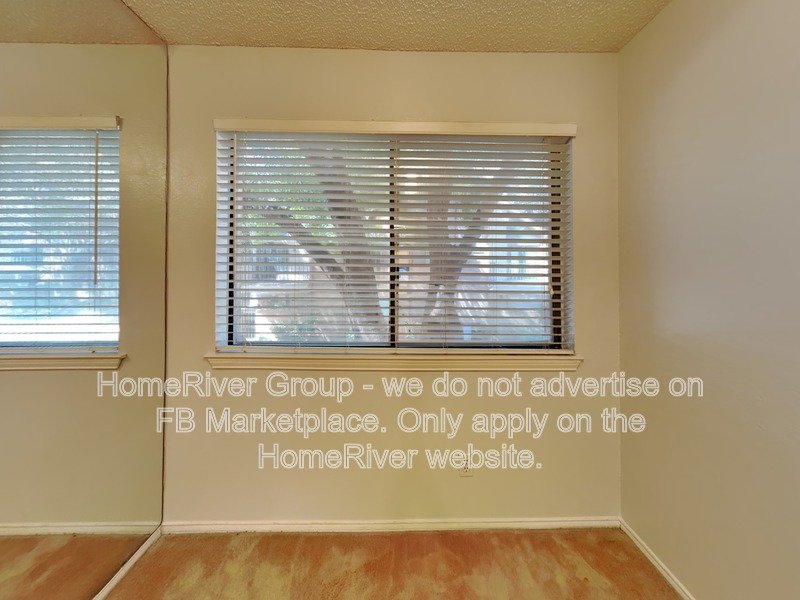 Arlington Oaks Oasis: Modern Condo Living Awaits! property image