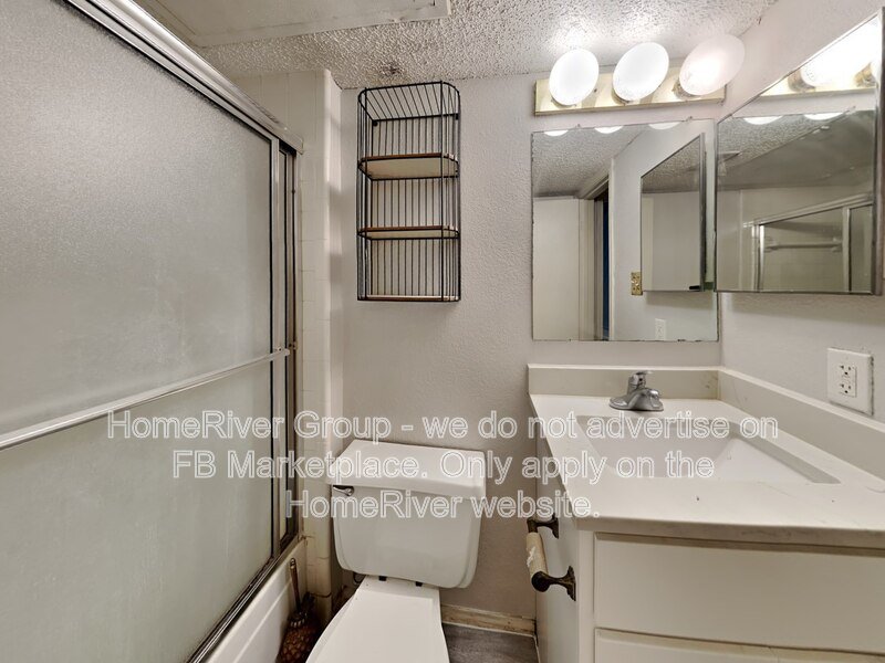 Arlington Oaks Oasis: Modern Condo Living Awaits! property image