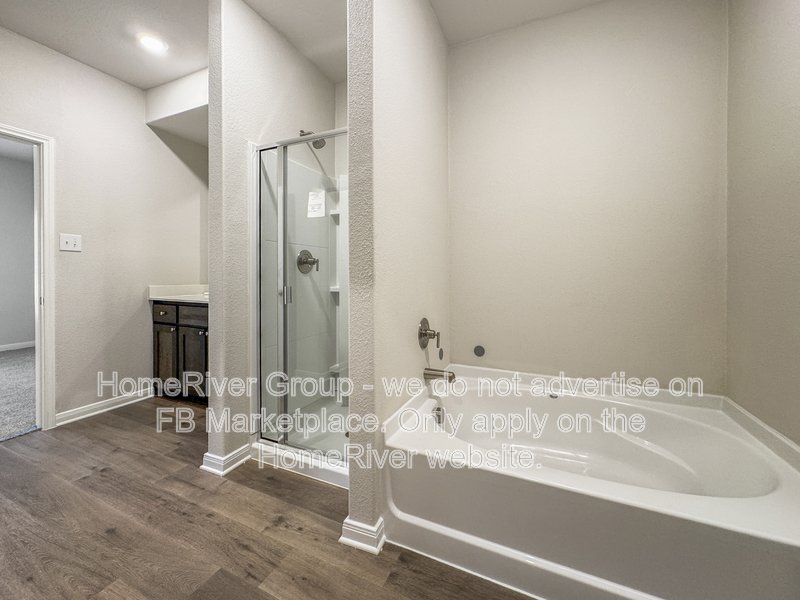 Available Now! Amazing 5 beds and 2.5 baths home! property image