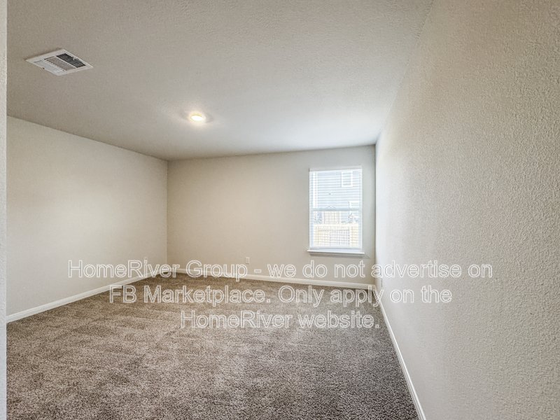 Available Now! Amazing 5 beds and 2.5 baths home! property image