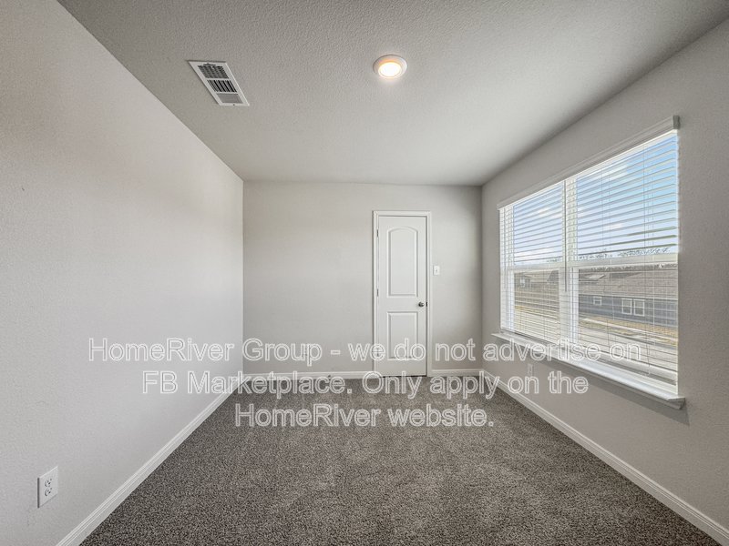 Available Now! Amazing 5 beds and 2.5 baths home! property image