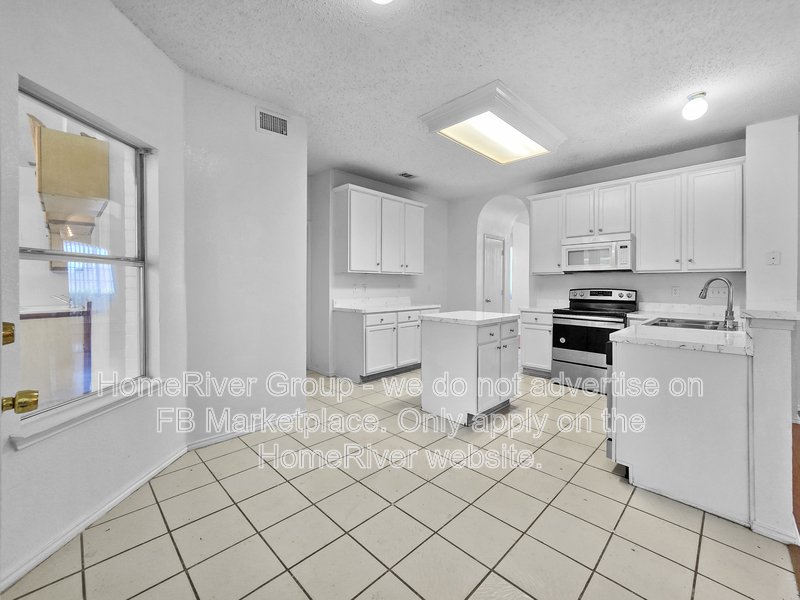 5 BR Home | Fireplace | Game Room | Covered Patio property image