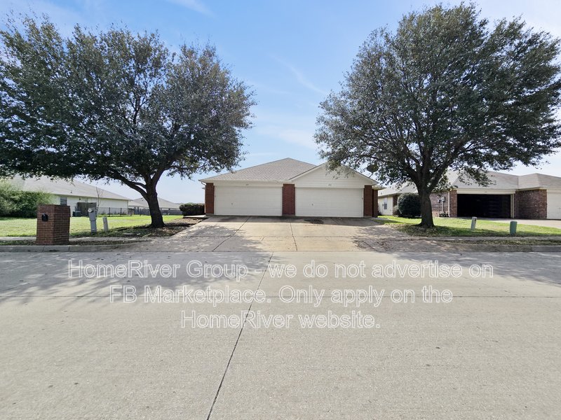 3 BR Home | Crowley ISD | Breakfast Bar | Patio property image