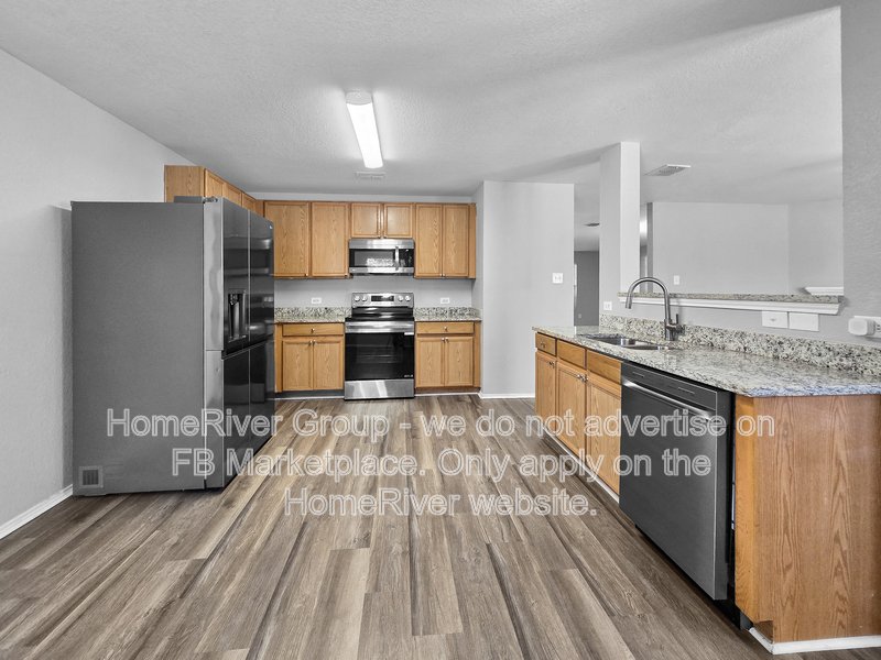 Available Now! Amazing 5 beds and 2.5 baths home! property image