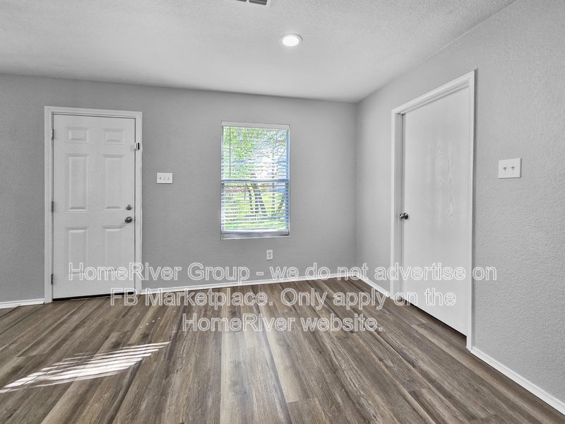 Available Now! Amazing 5 beds and 2.5 baths home! property image