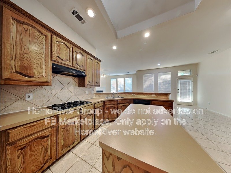 Fabulous 4BR | Community Pool | Garage. property image