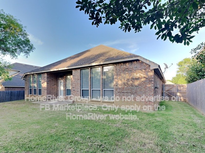 Fabulous 4BR | Community Pool | Garage. property image