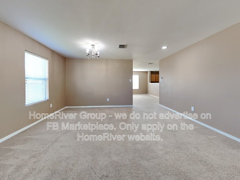 Super spacious 4 bedroom in Woodland Creek. property image