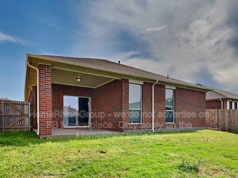 Spacious Open-Concept Home | Community Pool & Parks |  Keller ISD property image