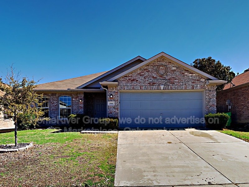 3 BR Home | Denton ISD | Fireplace | Community Pool property image