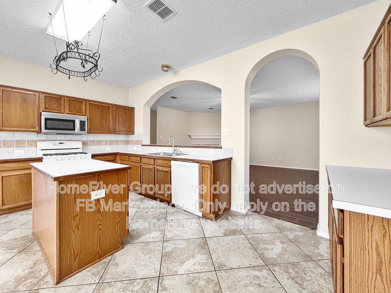 Move-in Ready! Schedule a showing today! property image
