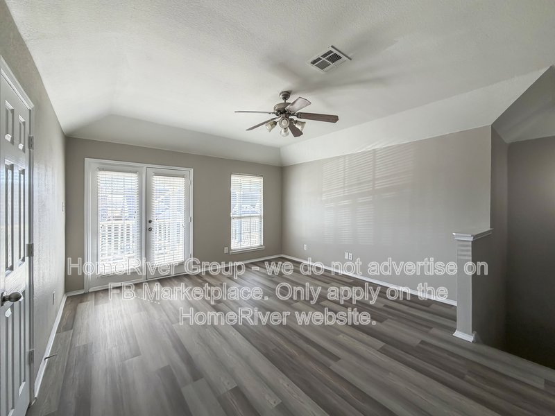 Available Now! 9736 Old Field Dr, Mckinney, TX 75072 property image