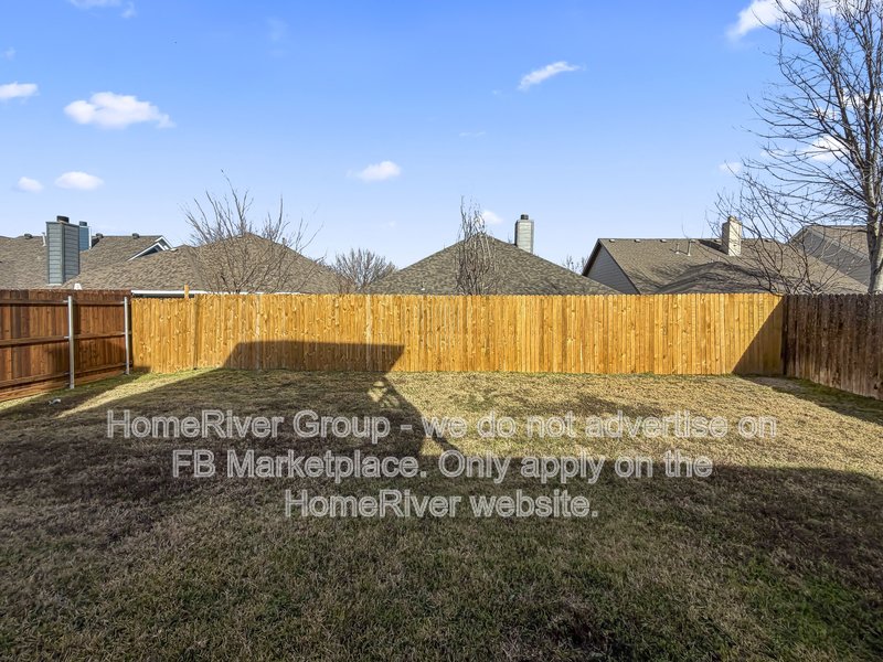 Available Now! 9736 Old Field Dr, Mckinney, TX 75072 property image