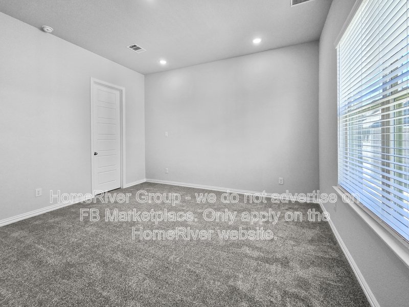 Move-in Ready! Schedule a showing today! property image