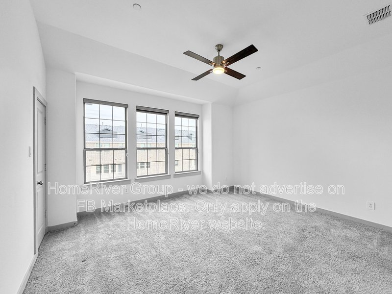 4 BD Townhome | Move-In Ready | Garage property image