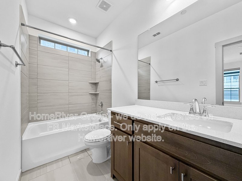 4 BD Townhome | Move-In Ready | Garage property image