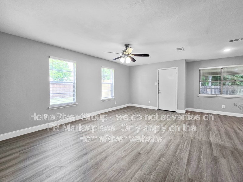 Pet Friendly!| Fenced Yard | Fridge Included property image