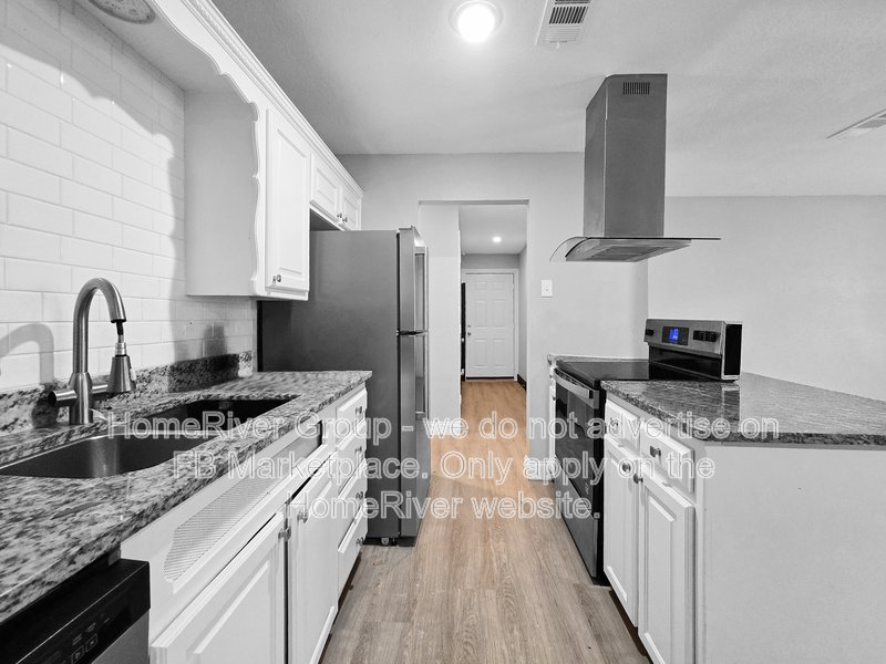 Pet Friendly!| Fenced Yard | Fridge Included property image