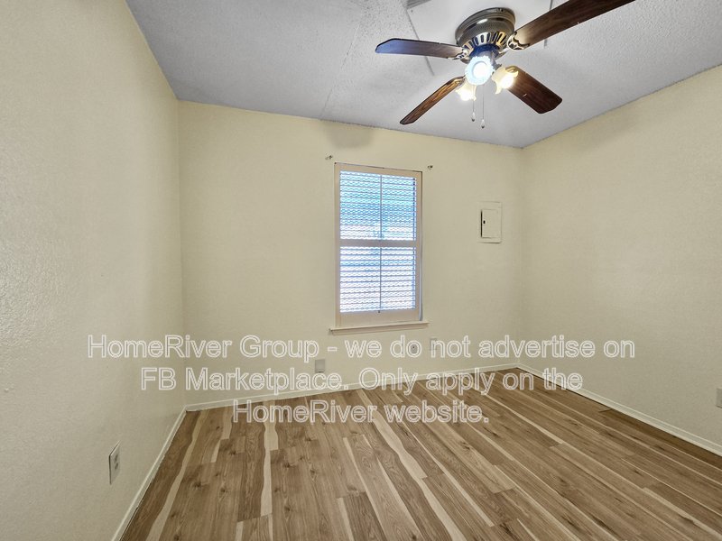 Cozy 2BR Duplex | FRIDGE | No Carpet. property image