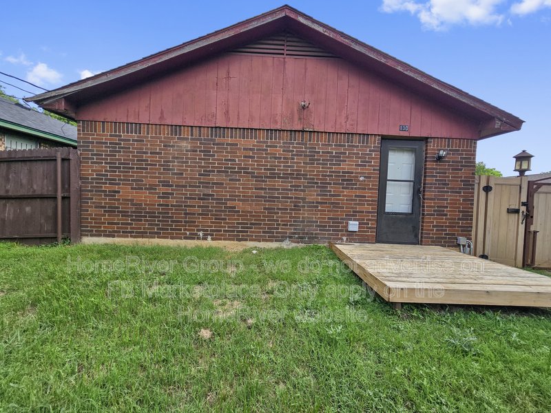 Cozy 2BR Duplex | FRIDGE | No Carpet. property image