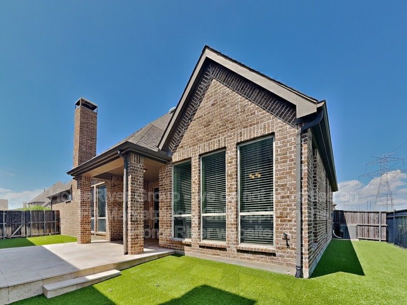 Gated Community | 2 Car-Garage | Covered Patio. property image